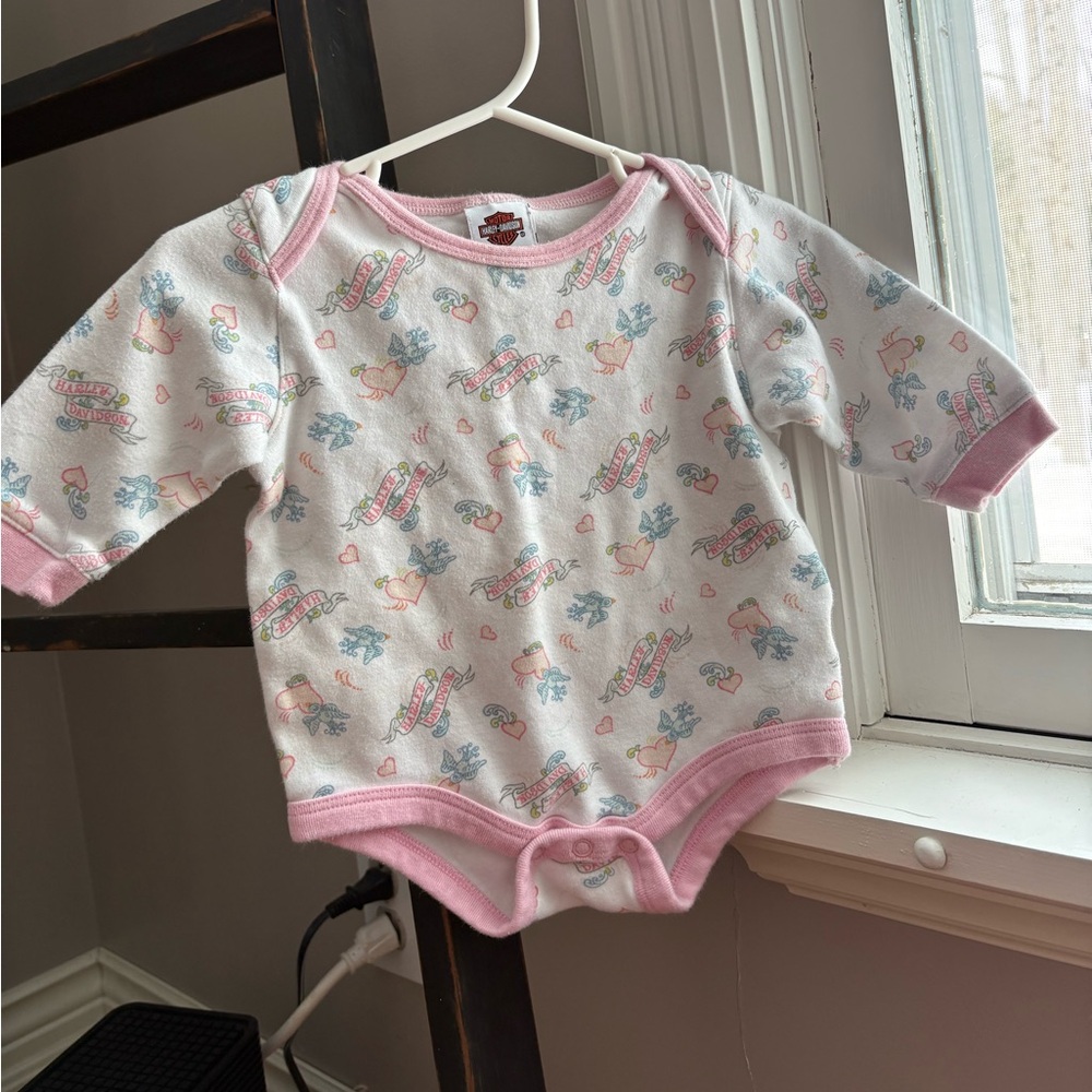 Harley-Davidson Baby Girl Bodysuit 3-6 Months Pink Logo Hearts Onesie